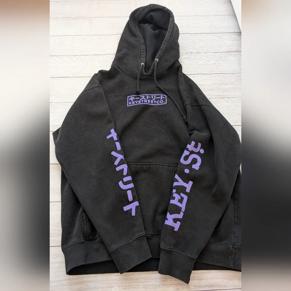 Keystreet co. Men's Pullover black hoodie from Tilly's. Size large - Picture 6 of 11